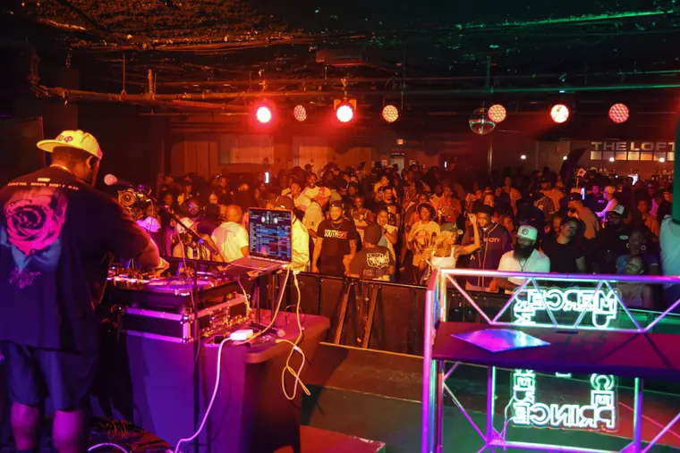 Twankle & Glisten, live at The Loft