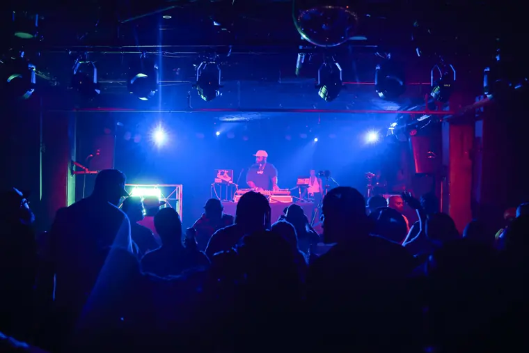 Twankle & Glisten, live at The Loft
