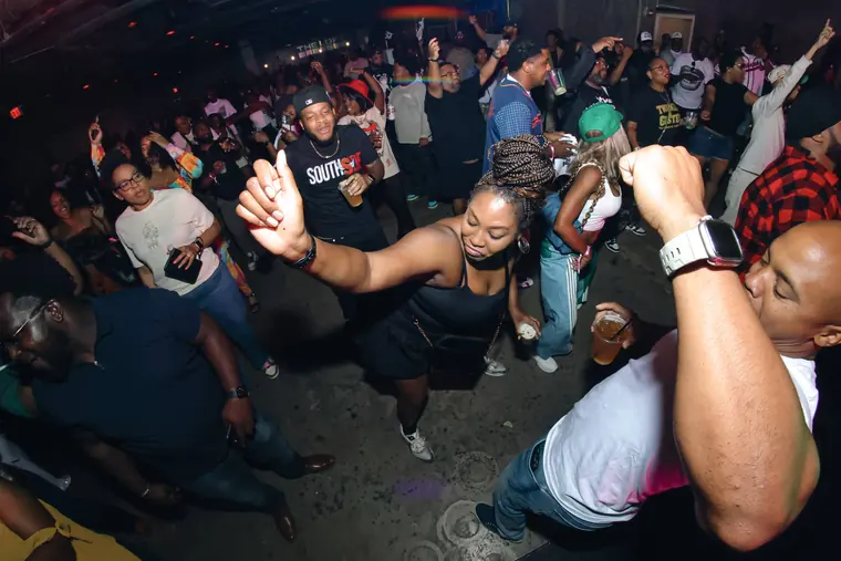 Twankle & Glisten, live at The Loft