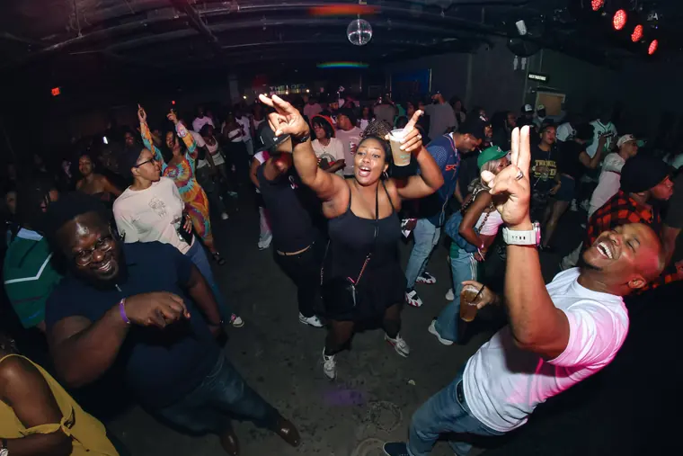 Twankle & Glisten, live at The Loft