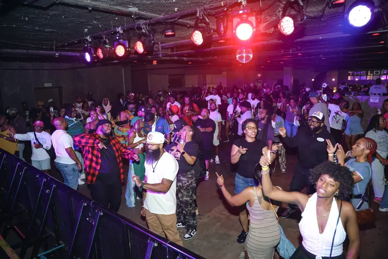 Twankle & Glisten, live at The Loft