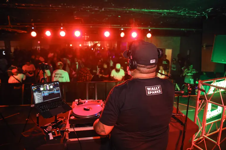 Twankle & Glisten, live at The Loft