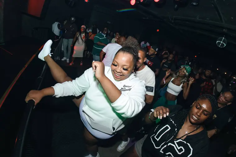 Twankle & Glisten, live at The Loft
