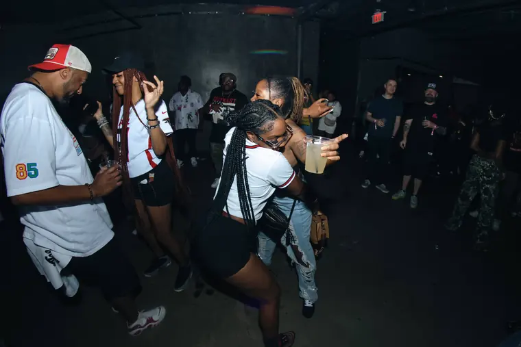 Twankle & Glisten, live at The Loft