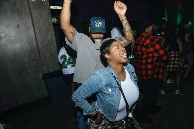 Twankle & Glisten, live at The Loft